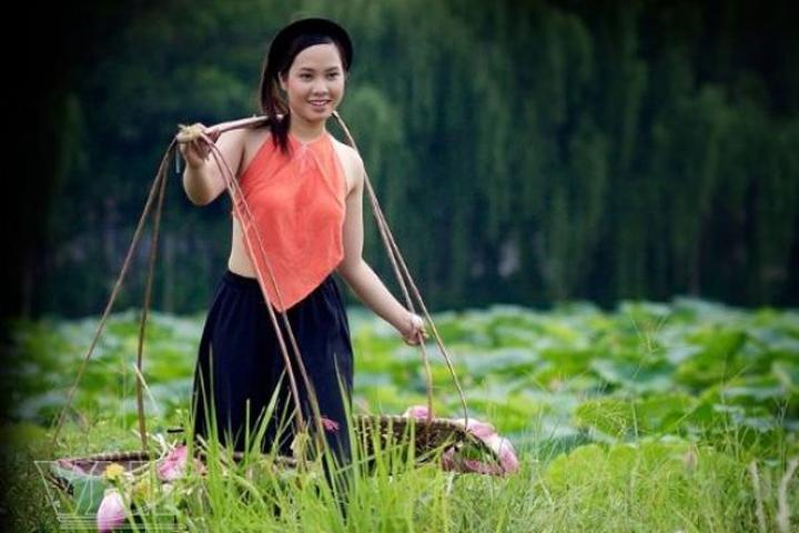 Chuyên gia Hotspot Matrix phân tích: Phương Oanh diện set đồ 50 và marketing video